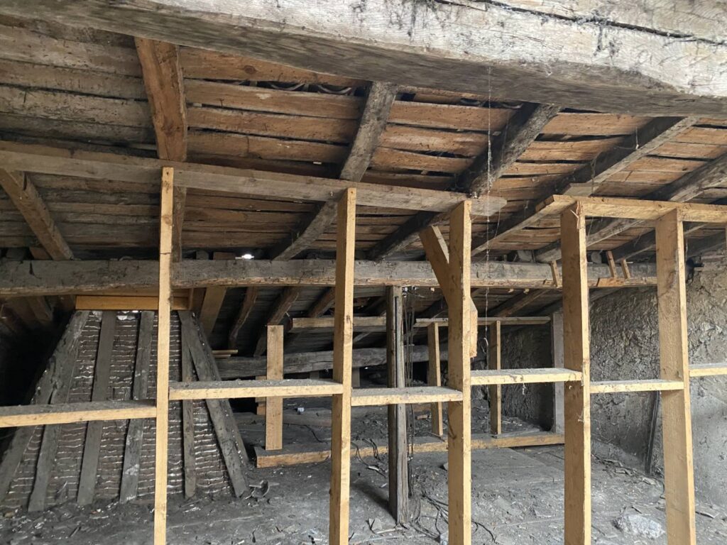 charpentier bois autour de moi couvreur charpentier a proximite couvertures laurencin bordeaux