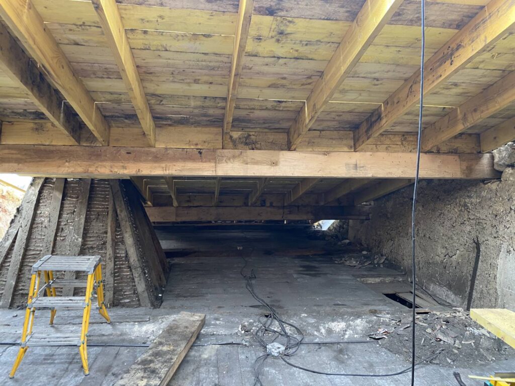 charpentier bois autour de moi couvreur charpentier a proximite couvertures laurencin langon